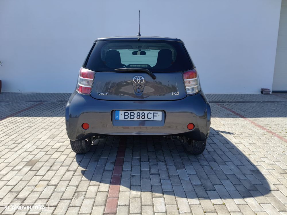 Toyota iQ 1.4 D-4D + - 7