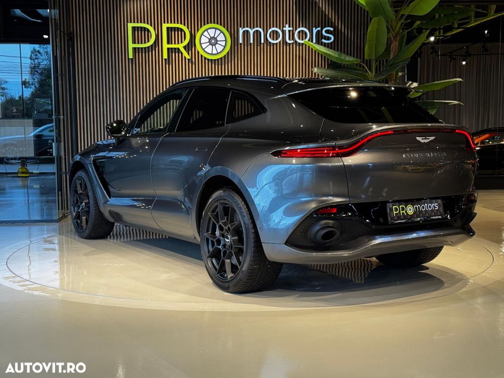 Aston Martin DBX - 3