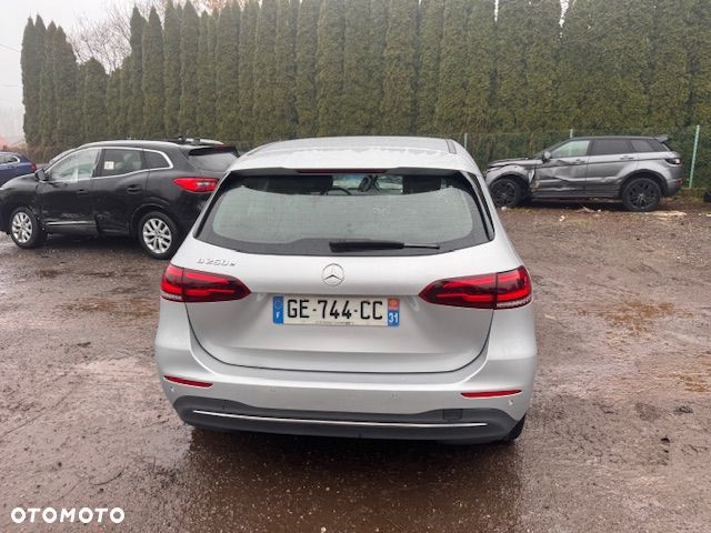 Mercedes-Benz Klasa B 250 e Style 8G-DCT - 4