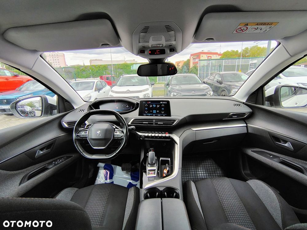 Peugeot 5008 - 8