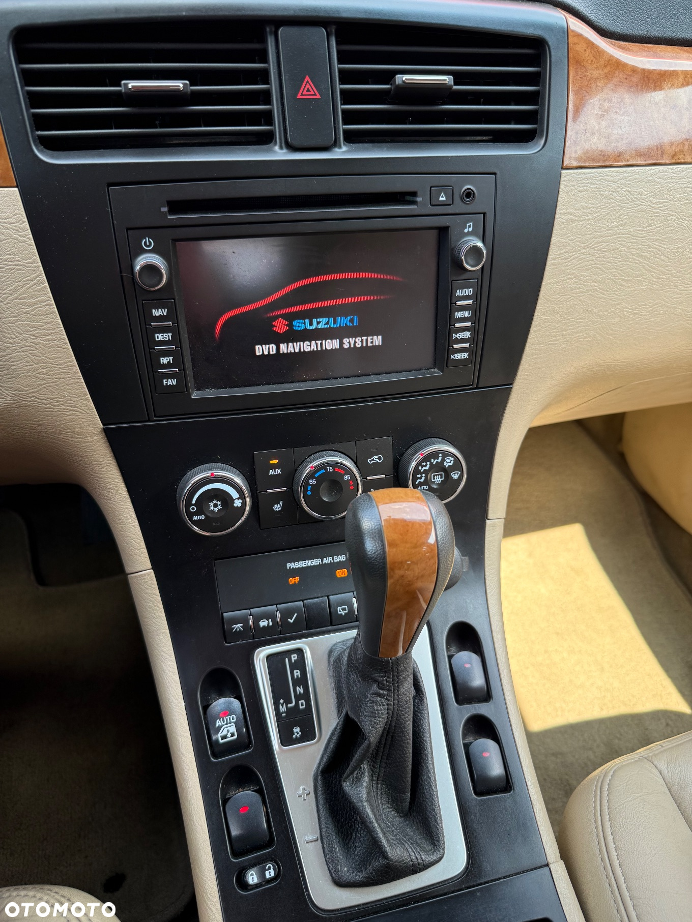 Suzuki XL7 3.6 V6 Luxury - 10