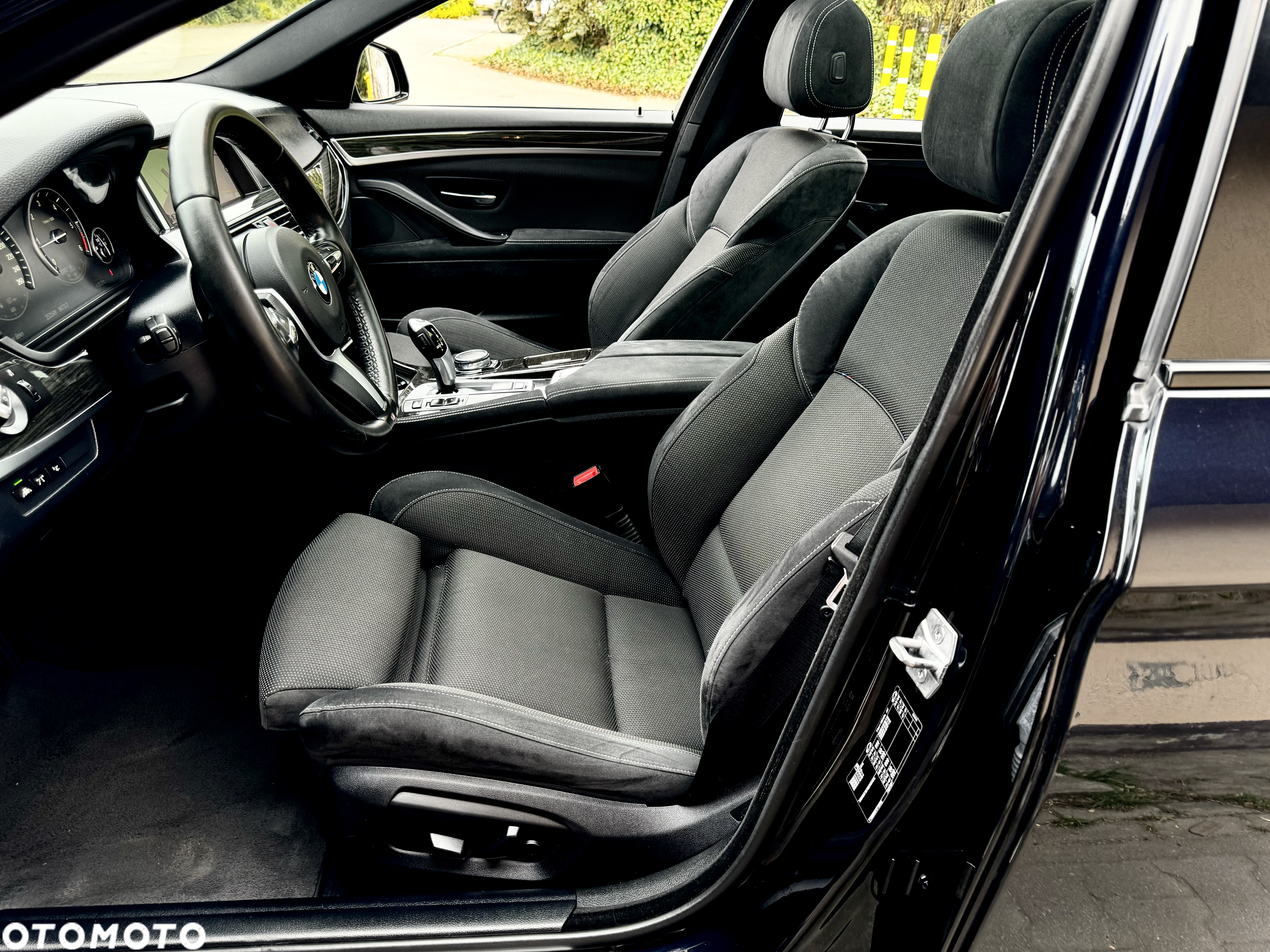 BMW Seria 5 520d Touring M Sport Edition - 25