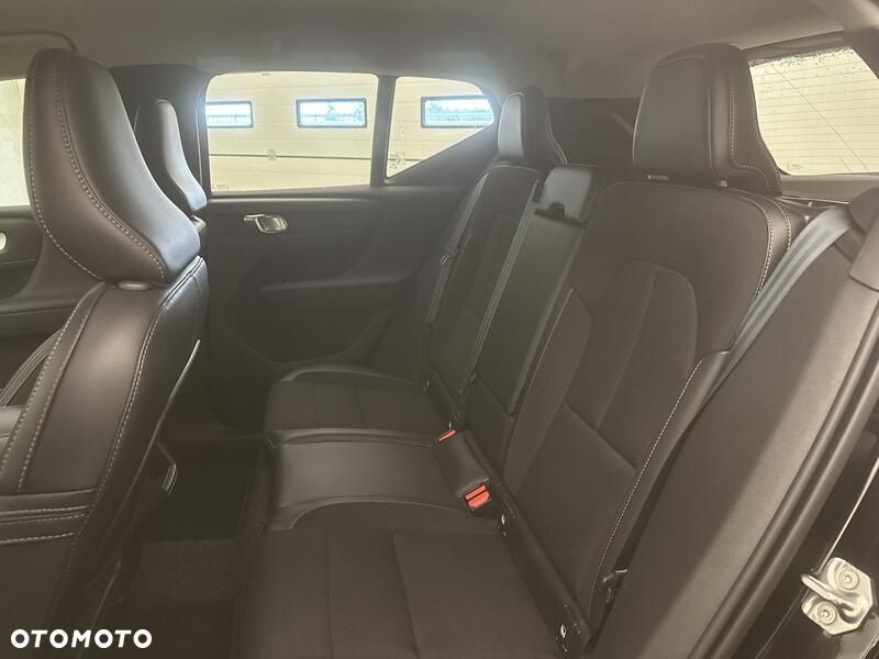 Volvo XC 40 T3 Momentum Pro - 19