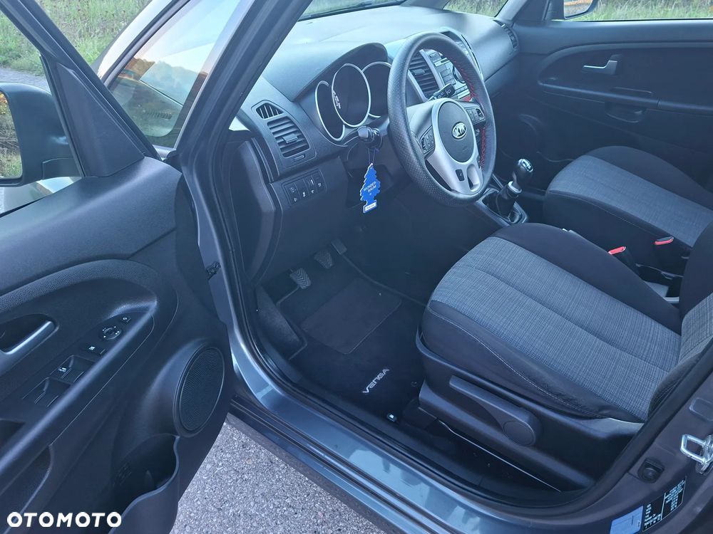 Kia Venga 1.4 CVVT Titanium Collection - 30