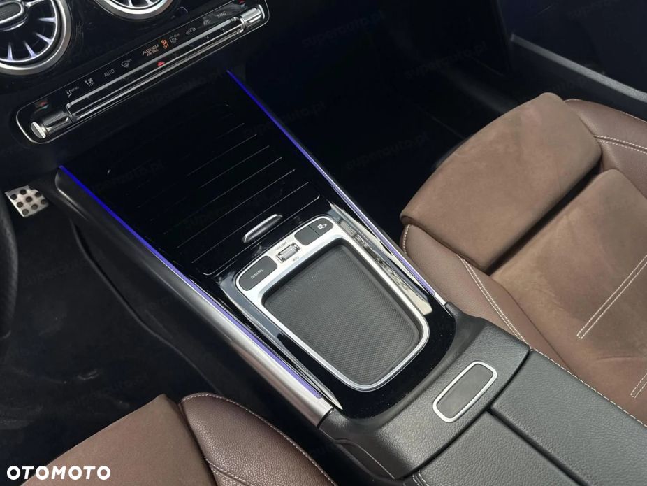 Mercedes-Benz GLA 200 AMG Line - 11