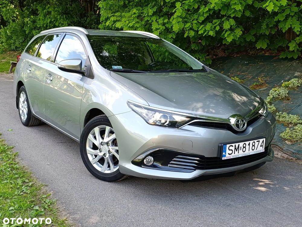 Toyota Auris 1.6 Comfort - 1