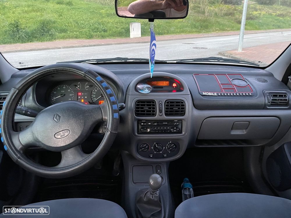 Renault Clio - 7