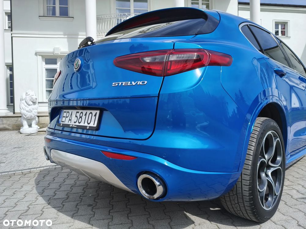 Alfa Romeo Stelvio 2.0 Turbo 16V AT8-Q4 Veloce Ti - 24