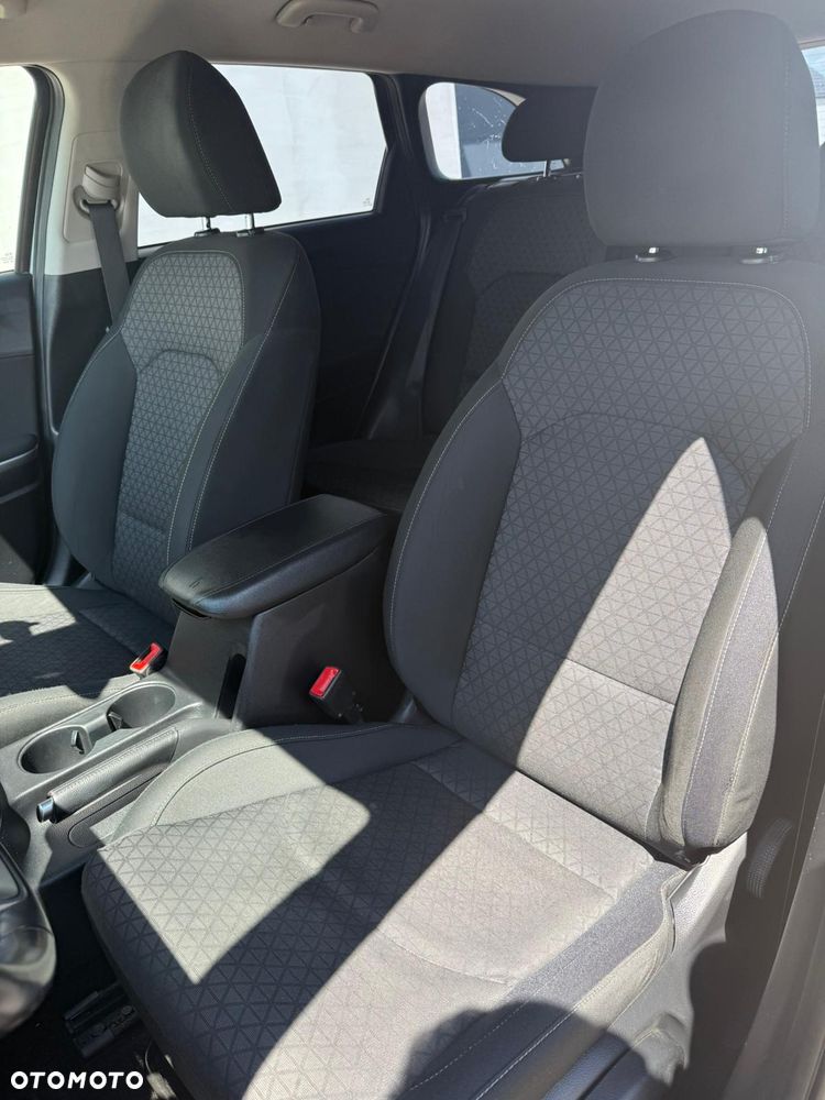 Kia Ceed - 11