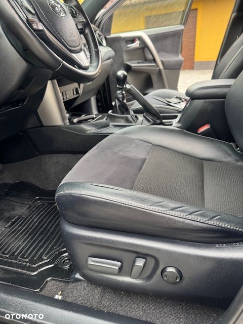 Toyota RAV4 2.0 D-4D Premium 4x2 - 6