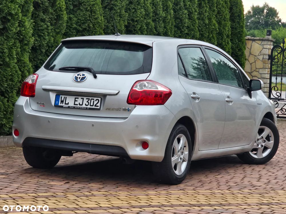 Toyota Auris 1.8 HSD Sol - 2