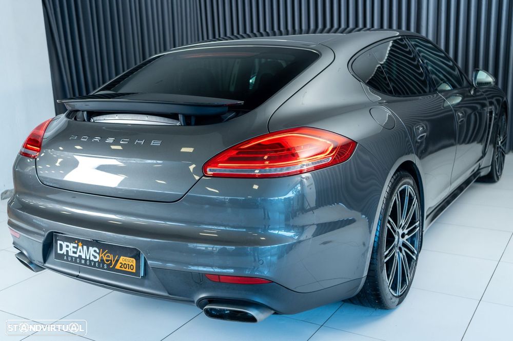 Porsche Panamera Standard - 4