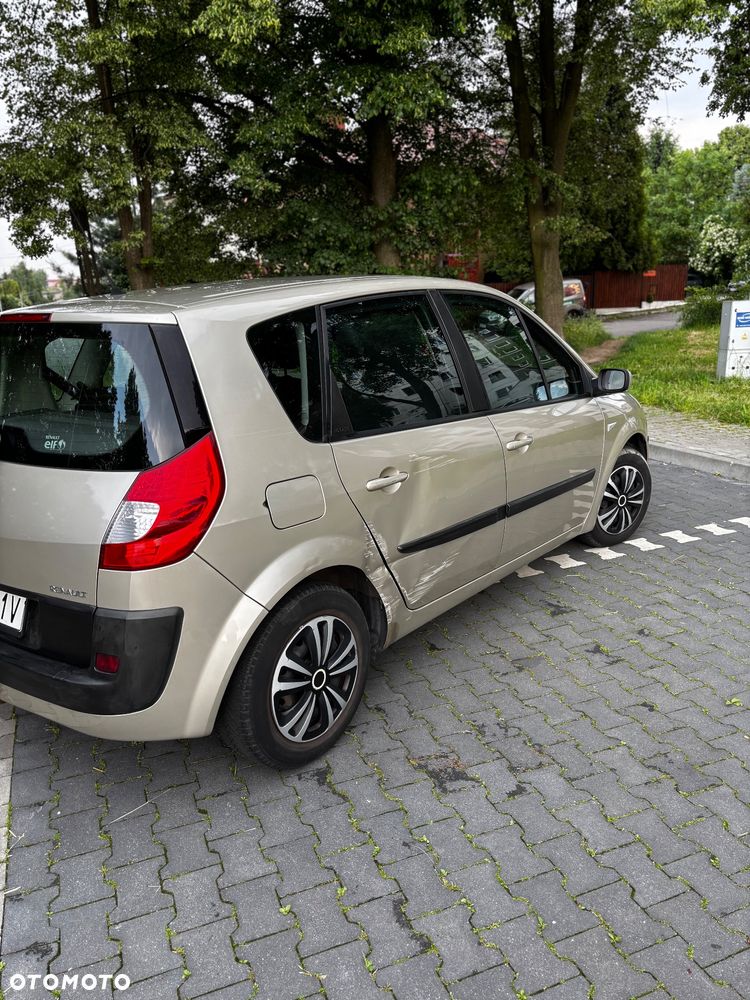 Renault Scenic 1.6 16V Expression - 8