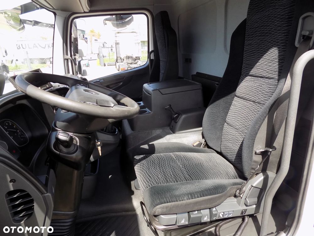 Mercedes-Benz ATEGO 1523 KONTENER 6,00m - 9