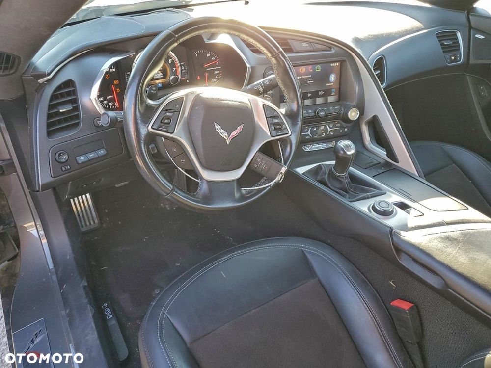 Chevrolet Corvette - 8