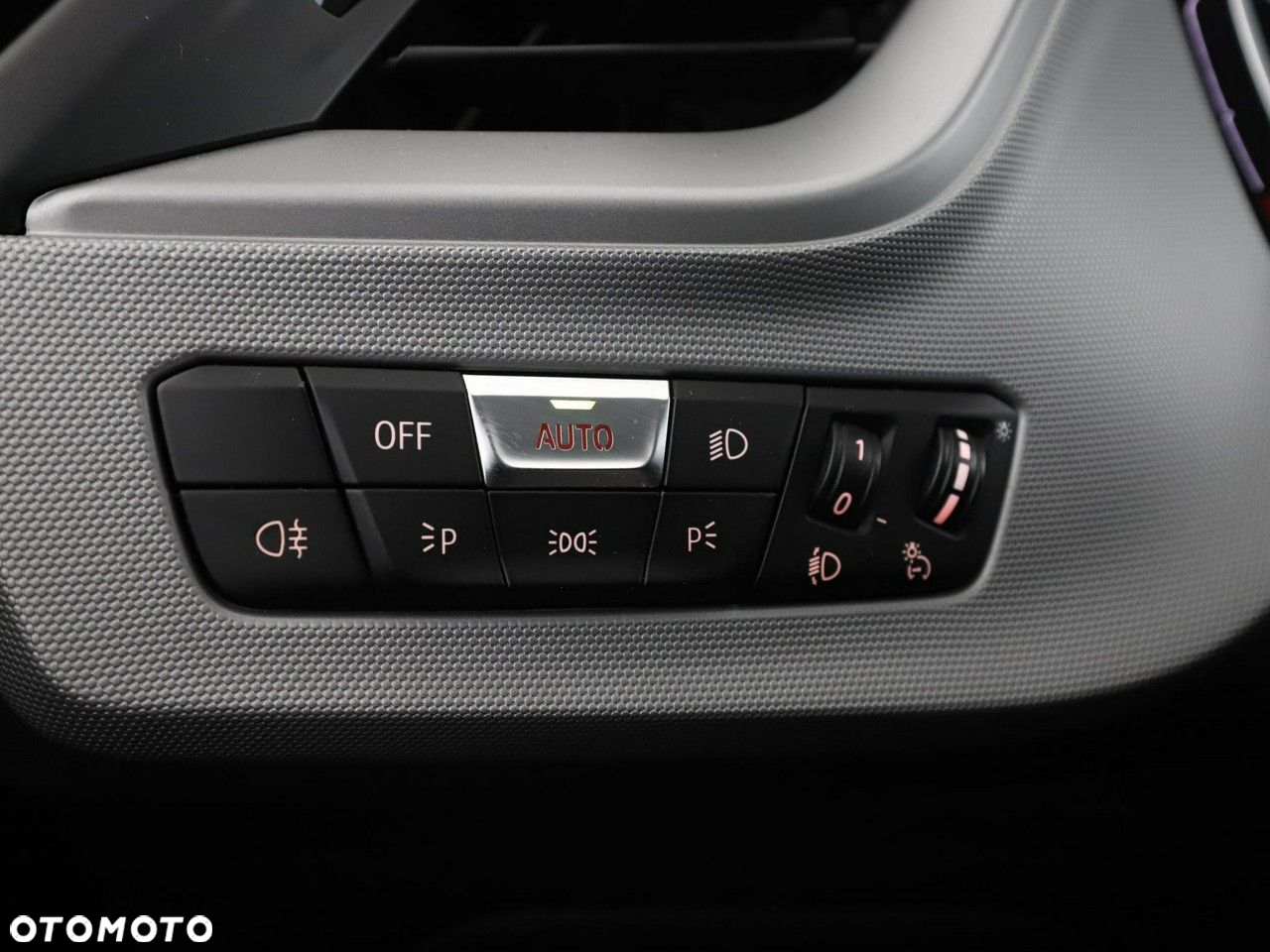 BMW Seria 2 220i Advantage - 33