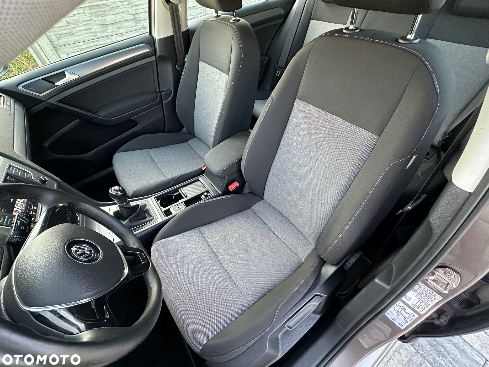 Volkswagen Golf 1.6 BlueTDI Comfortline - 19