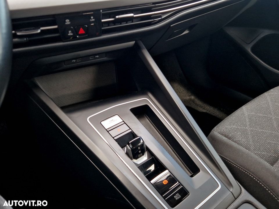 Volkswagen Golf 1.5 eTSI ACT DSG MHEV Life - 17