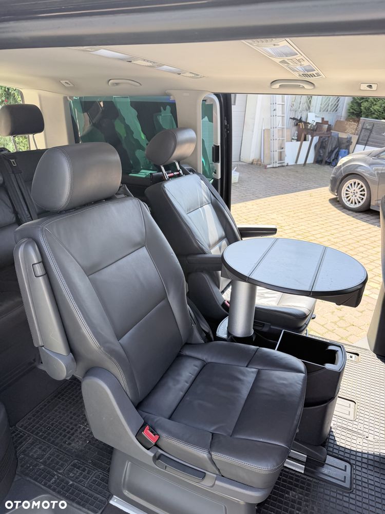 Volkswagen Multivan - 12