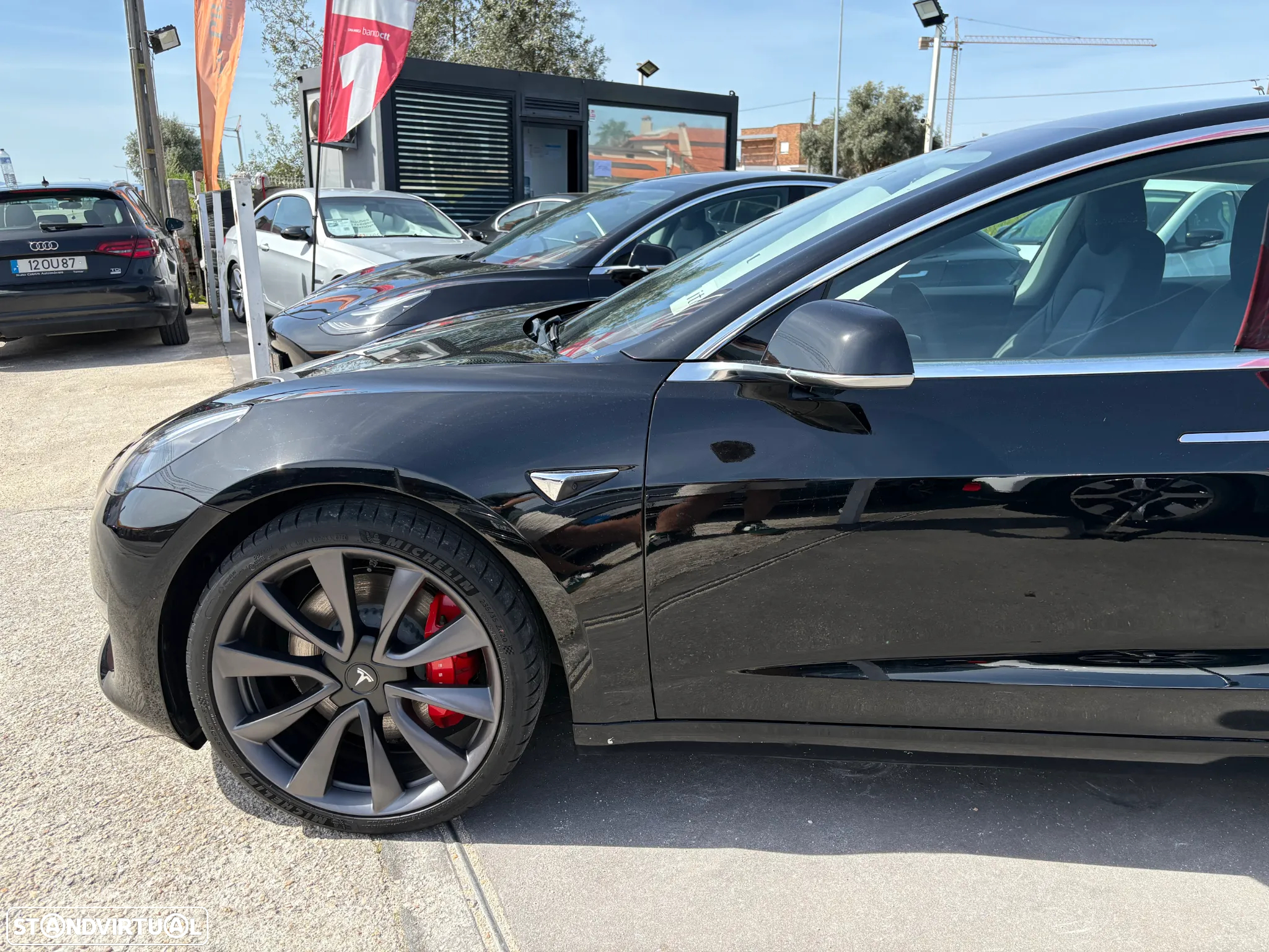 Tesla Model 3 Long Range AWD Dual Motor Performance - 4