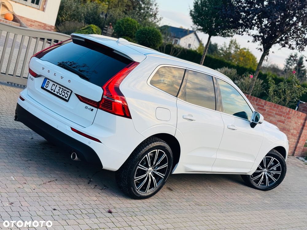Volvo XC 60 B4 D AWD Geartronic Momentum Pro - 31