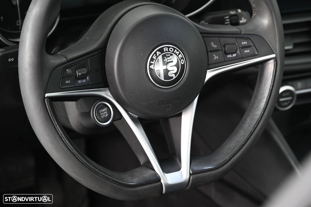 Alfa Romeo Giulia 2.2 D Ti AT8 - 15