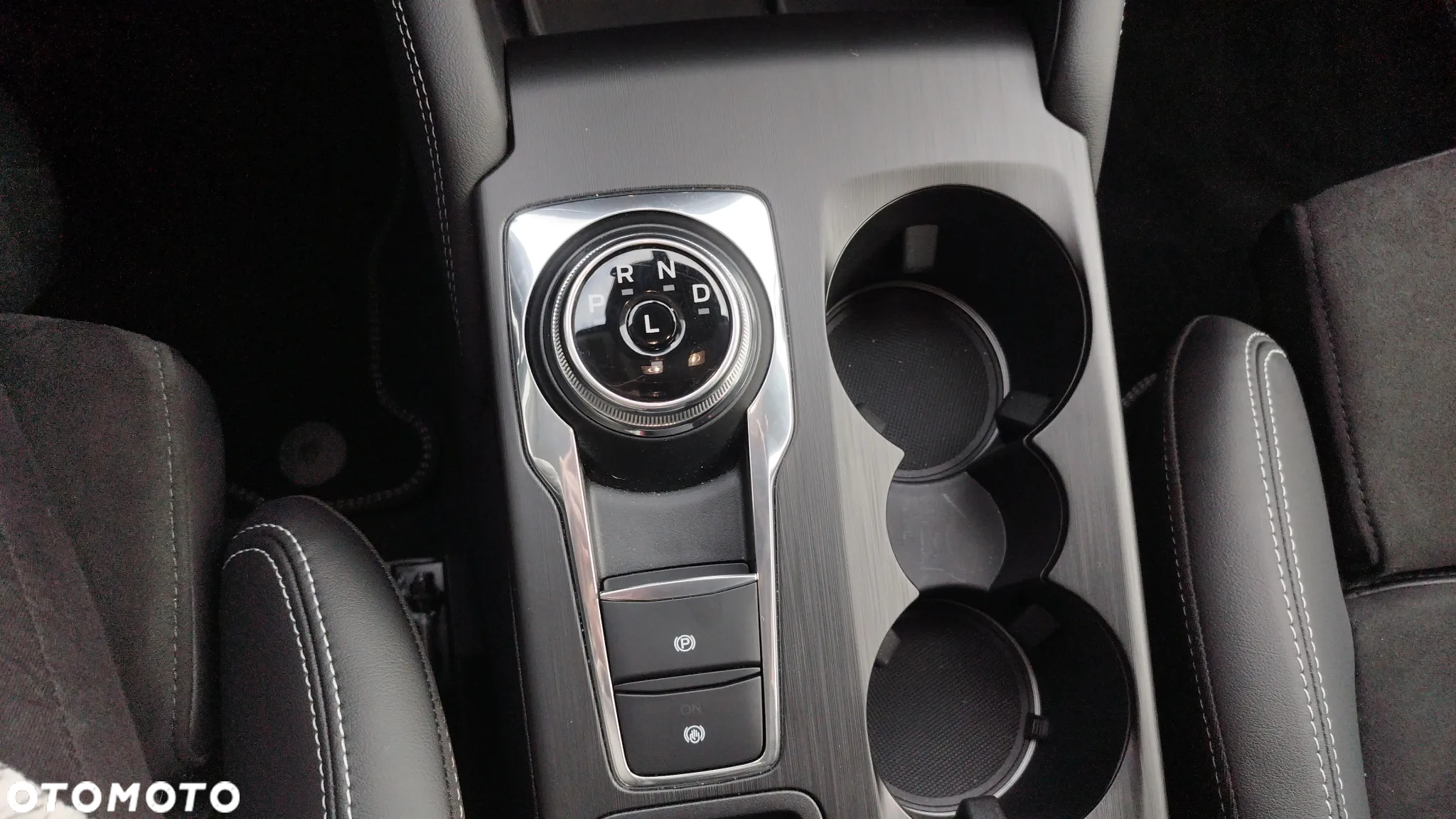 Ford Kuga - 23