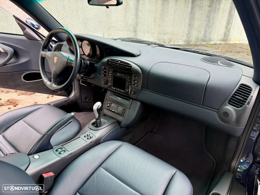Porsche 911 (996) Carrera 4 Coupé - 9