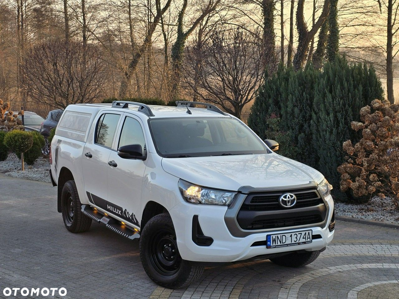 Toyota Hilux - 22