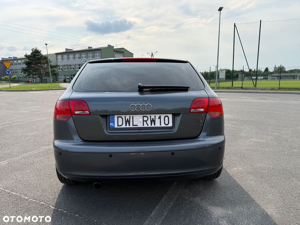 Audi A3 Sportback 1.6 Ambition - 4