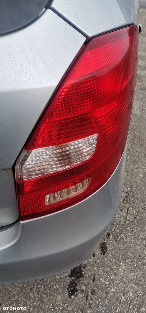 Skoda Fabia 1.9 tdi 2009 rok maska,klapa,blotnik,drzwi,lampa,kola,felgi,silnik - 23