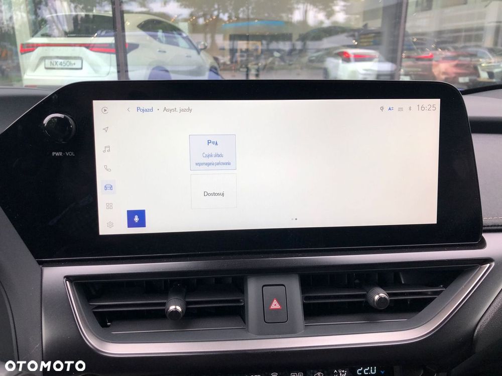 Lexus UX 300h F Sport Design - 22