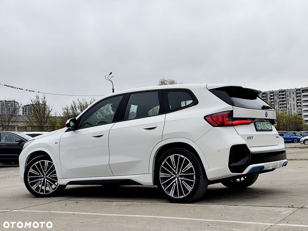 BMW iX1 xDrive30 66.5kWh M Sport - 4