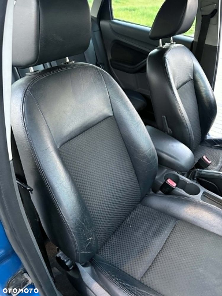 Ford Focus 2.0 Ghia - 4
