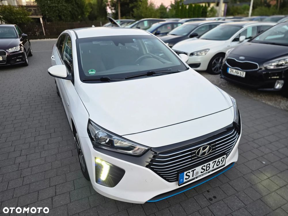 Hyundai IONIQ - 11