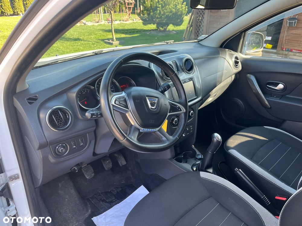 Dacia Logan dCi 90 S&S Stepway Celebration - 21