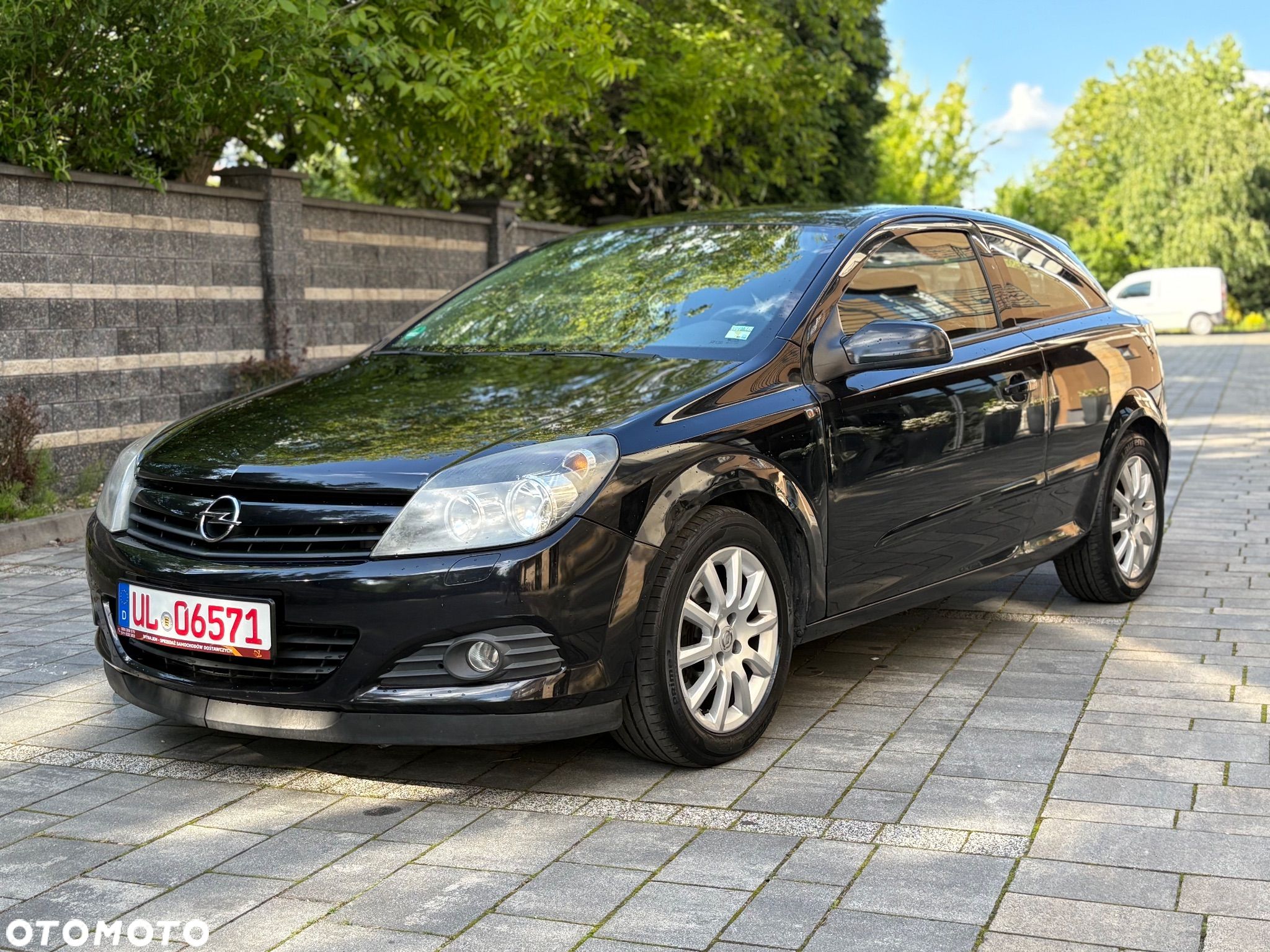 Opel Astra GTC 1.6 - 1