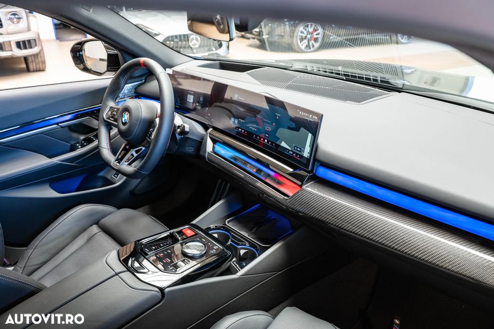 BMW M5 xDrive - 33