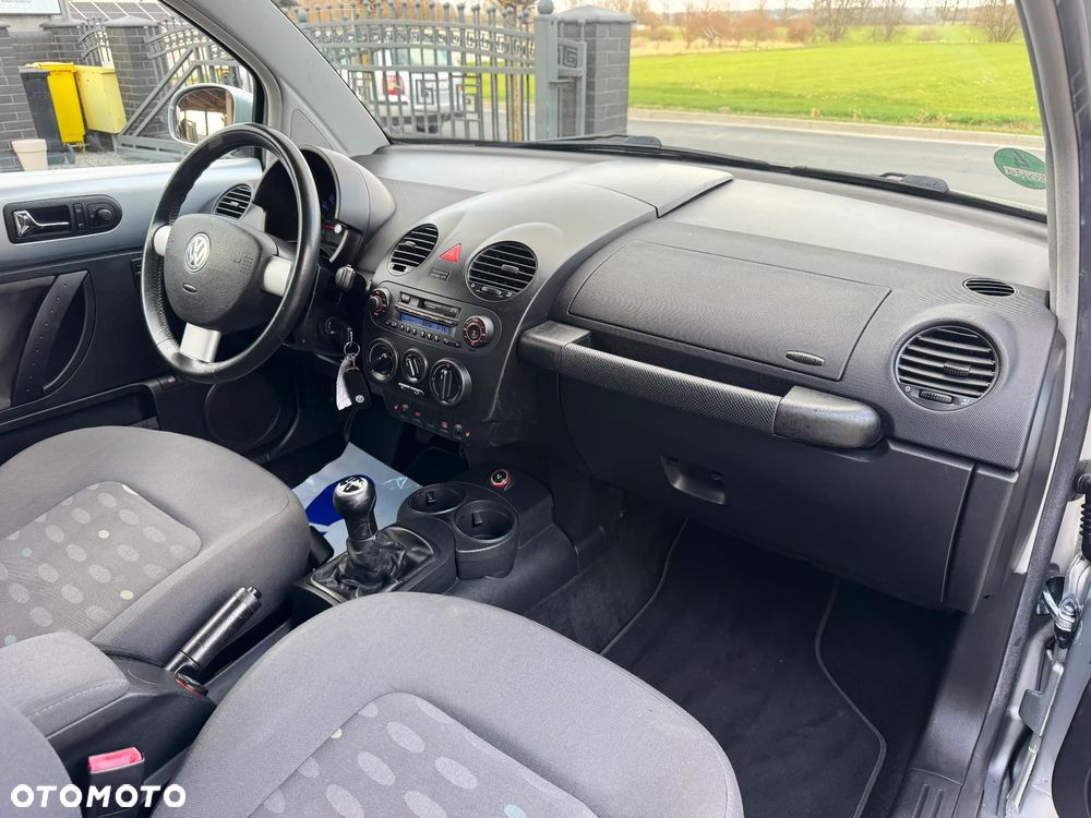 Volkswagen New Beetle 1.6 Arte - 16