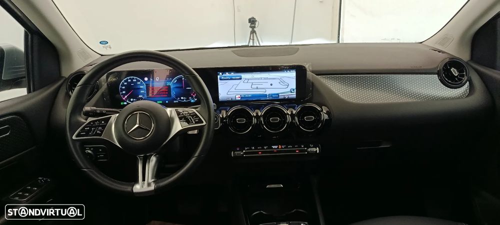 Mercedes-Benz B 250 e - 18