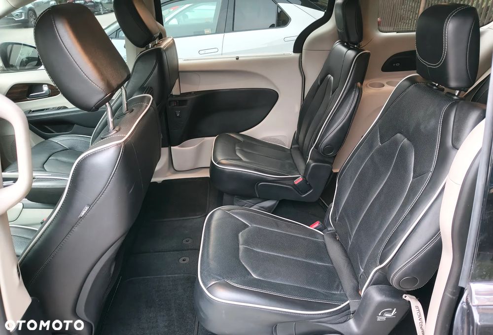 Chrysler Pacifica - 9