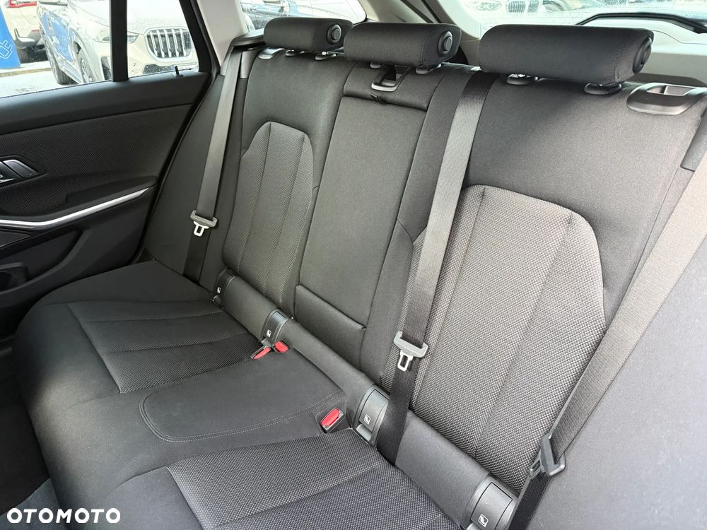 BMW Seria 3 320d Sport Line Shadow - 33