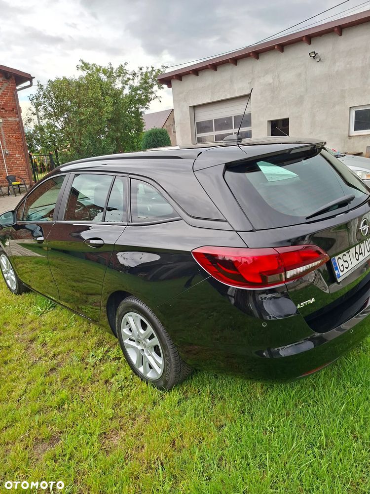 Opel Astra 2022 photo 4