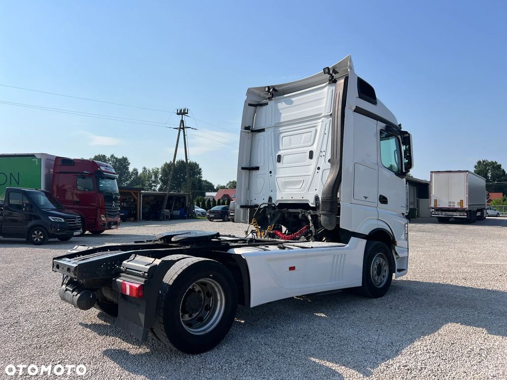 Mercedes-Benz Actros - 5