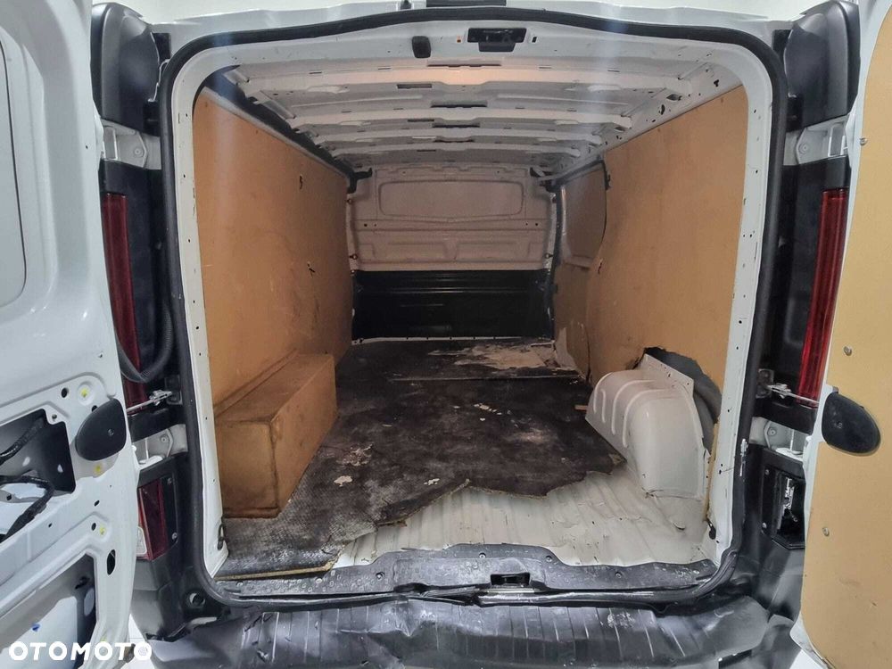 Renault Trafic - 25