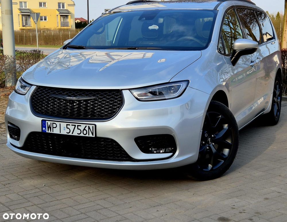 Chrysler Pacifica - 1