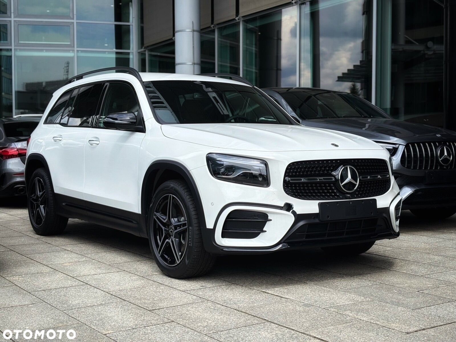 Mercedes-Benz GLB - 1