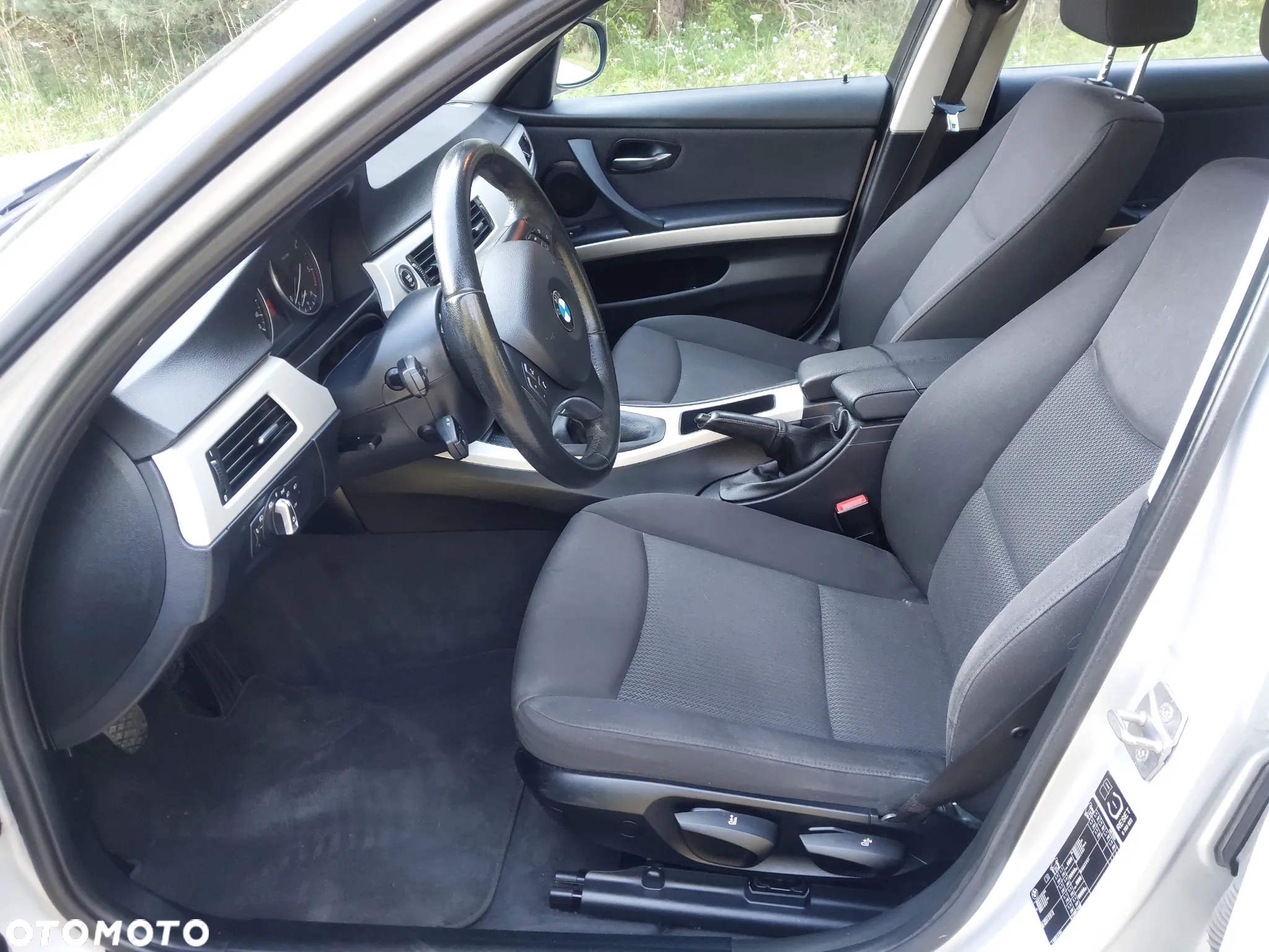 BMW Seria 3 318d - 25