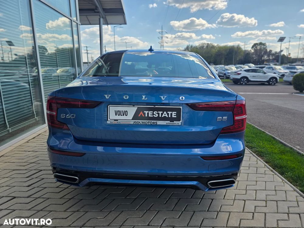 Volvo S60 B4 MHEV AT Plus Dark - 8