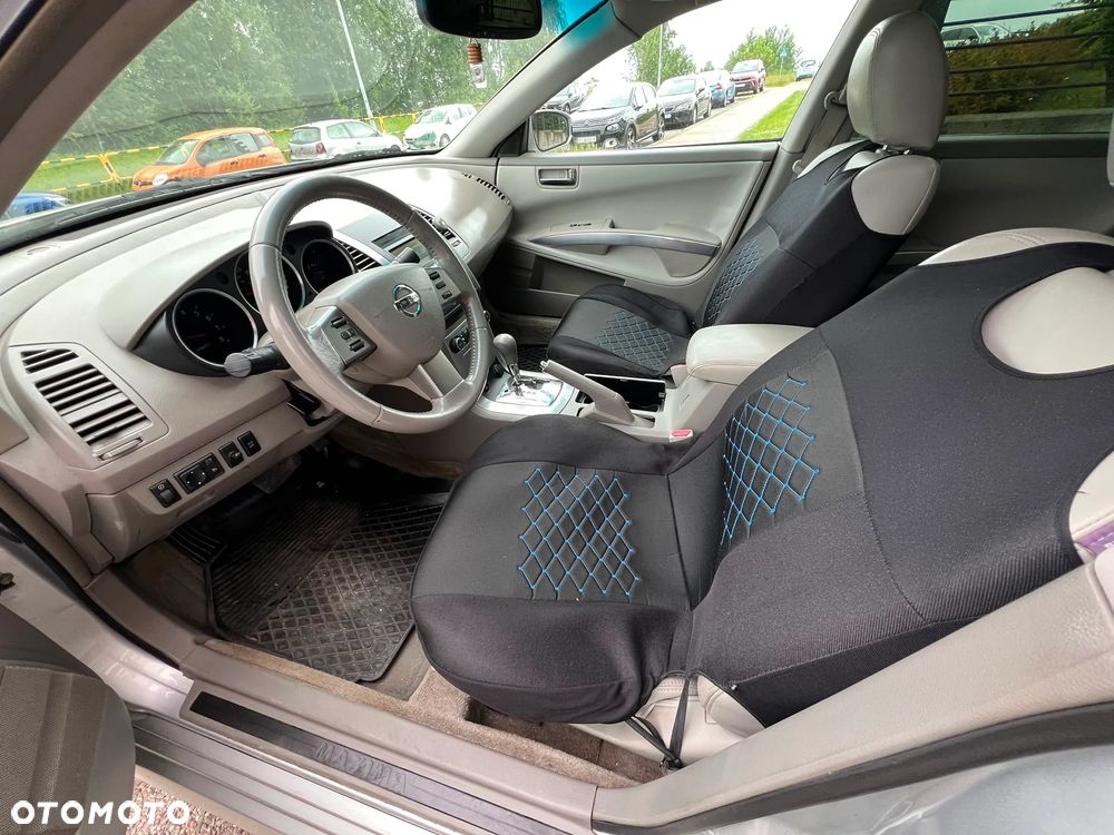 Nissan Maxima 3.5 SE - 16